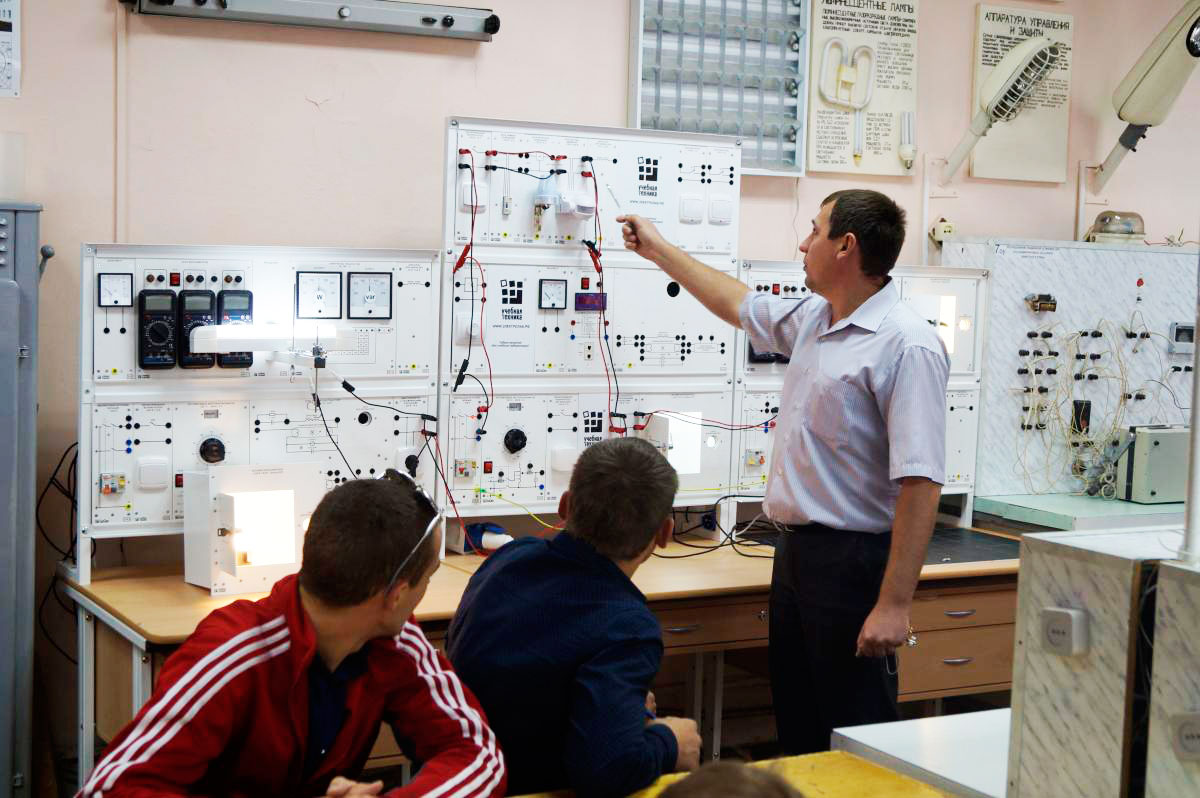 Лаборатория энергосбережения в системах электрического освещения в Саратовском государственном аграрном университете оснащена учебными стендами ГалСен.